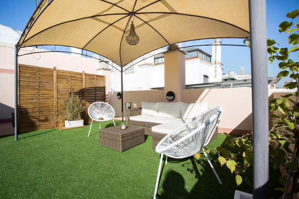 Esse Atico. Precioso Atico Con Terraza En Pleno Centro Appartement Sevilla Buitenkant foto